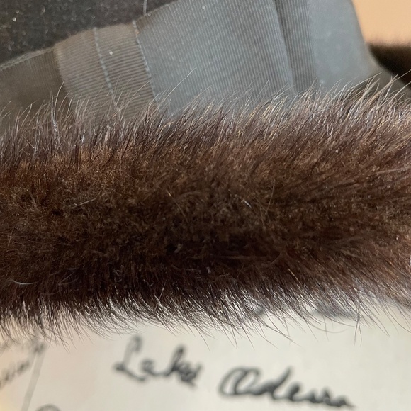 Vintage Mr. John Jr. wool hat with fur trim - Picture 4 of 9